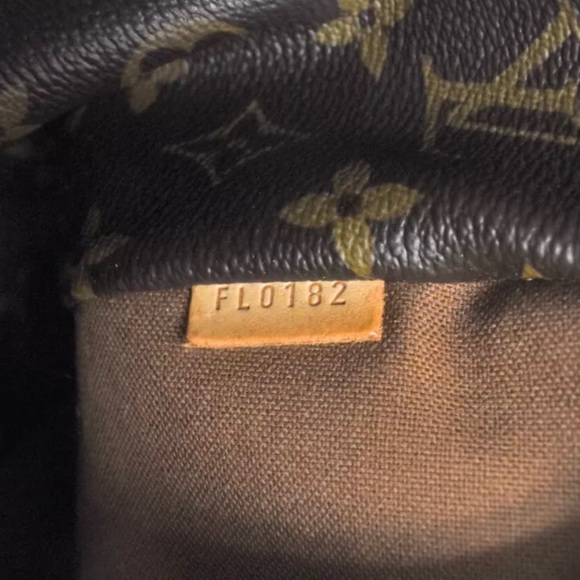 ✨SOLD✨AUTHENTIC LOUIS VUITTON TOTALLY MM✨ - Picture 2 of 8